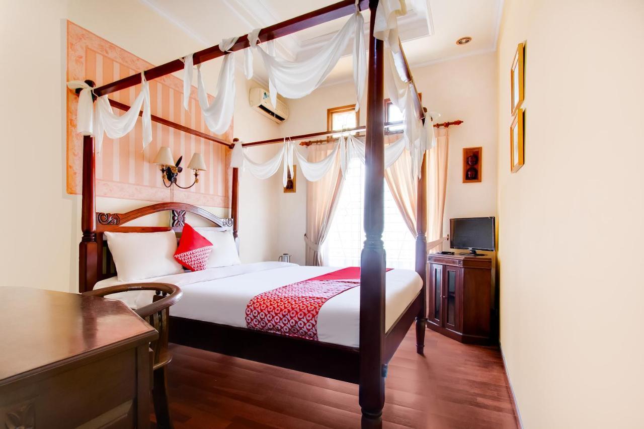 Oyo 3217 The Ts Homestay Malang Exterior photo